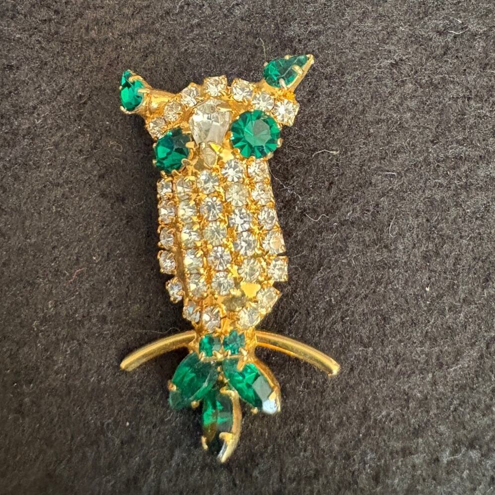 Vintage Owl Brooch Green Rhinestone Eyes Gold Tone